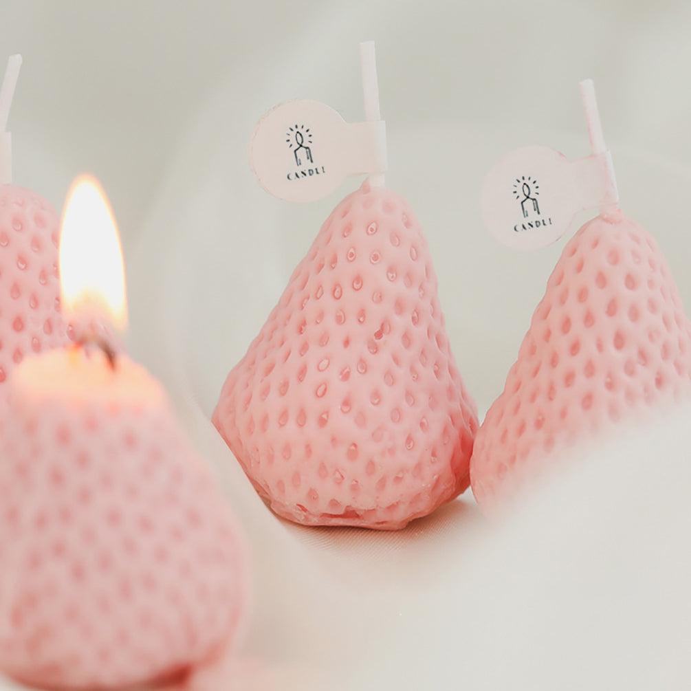 1PC/4PCS Strawberry Decorative Aromatic Candles Strawberry Shaped Scented Candle Mini Soy Wax Candle Small Scented Candle Wax Decorative Candle for Bedroom Bathroom Decoration Parties Soy Wax Scented Candle For Birthday Wedding Candle