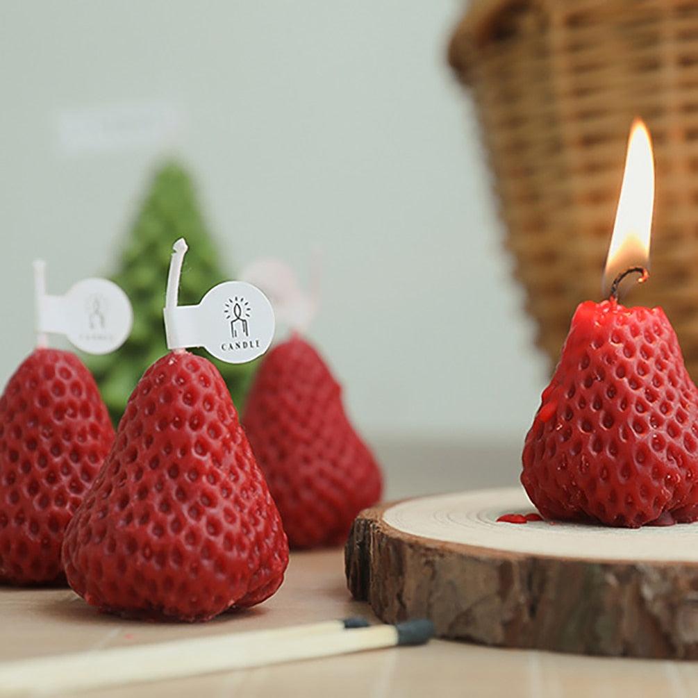 1PC/4PCS Strawberry Decorative Aromatic Candles Strawberry Shaped Scented Candle Mini Soy Wax Candle Small Scented Candle Wax Decorative Candle for Bedroom Bathroom Decoration Parties Soy Wax Scented Candle For Birthday Wedding Candle